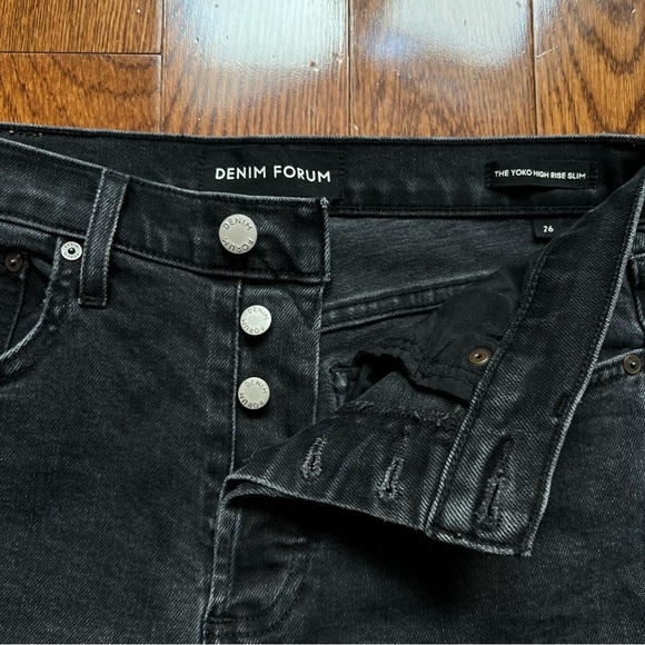 Aritzia Denim Forum Yoko High Rise Straight High-Waist Denim Mom Jeans - Sz 26 - Picture 8 of 15